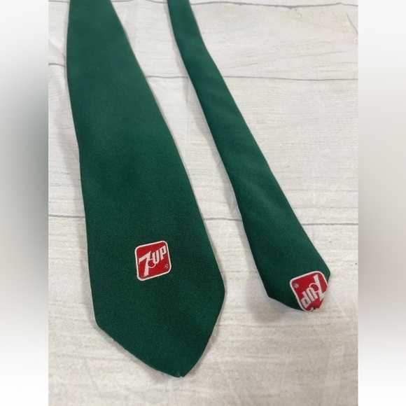Vintage Neck Tie Green Men’s 7UP Golden Clasp Prince Consort 57’ Inch Collector - Picture 1 of 10